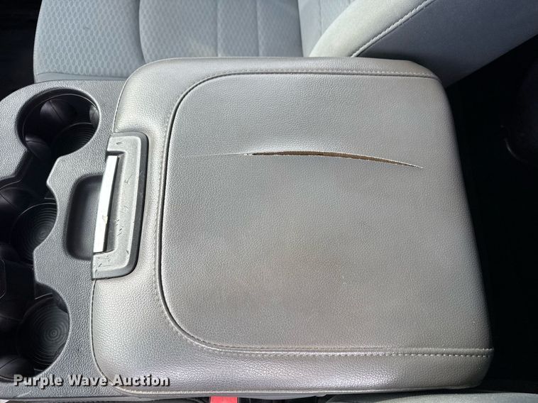 image for item DM5592 2014 Dodge Ram 5500 bucket truck