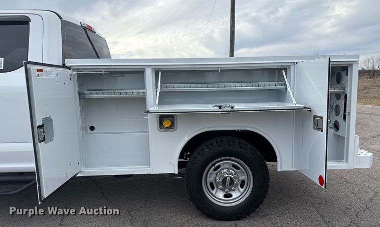 image for item DM5593 2019 Ford F250 Super Duty SuperCab utility bed pickup truck