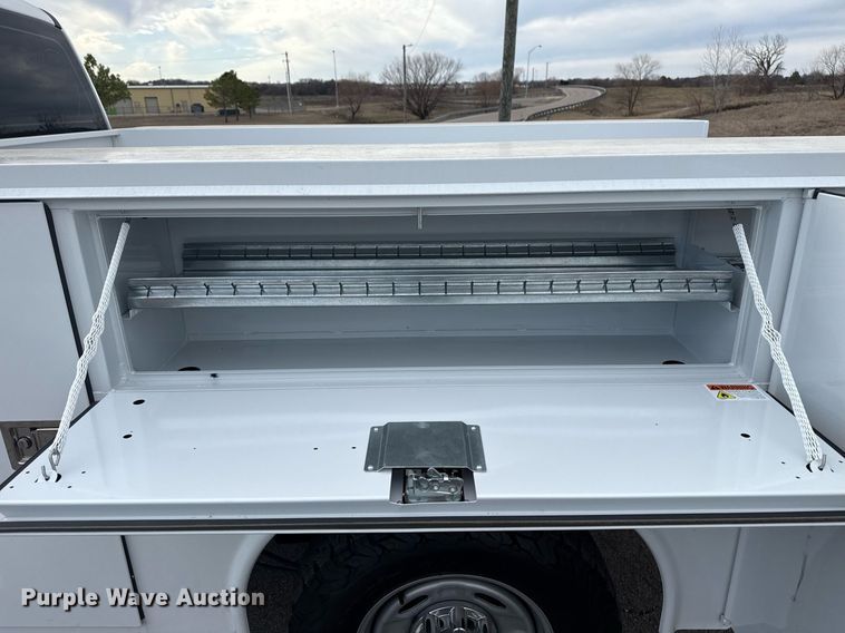 image for item DM5593 2019 Ford F250 Super Duty SuperCab utility bed pickup truck