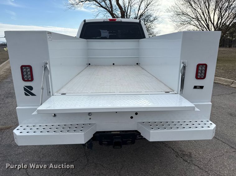 image for item DM5593 2019 Ford F250 Super Duty SuperCab utility bed pickup truck