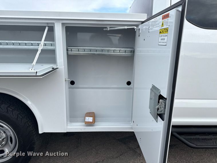 image for item DM5593 2019 Ford F250 Super Duty SuperCab utility bed pickup truck