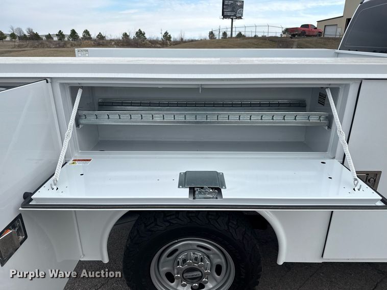 image for item DM5593 2019 Ford F250 Super Duty SuperCab utility bed pickup truck
