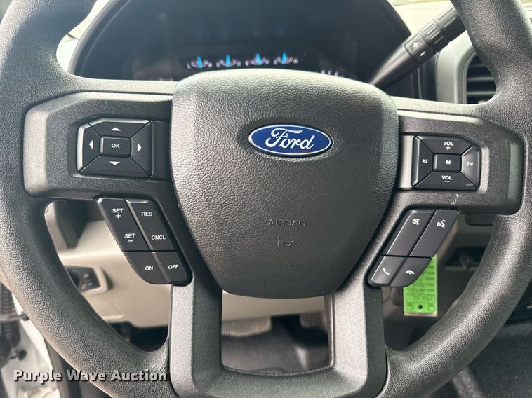 image for item DM5593 2019 Ford F250 Super Duty SuperCab utility bed pickup truck