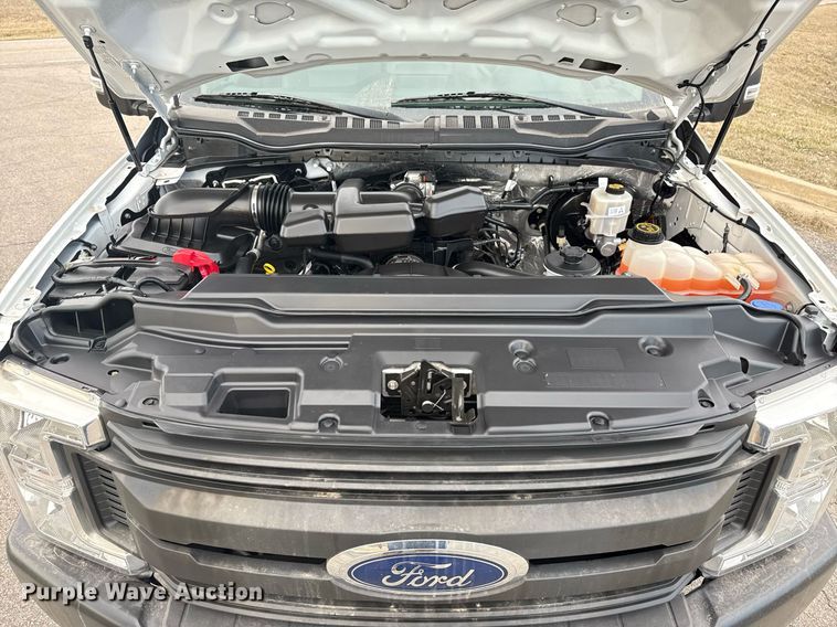 image for item DM5593 2019 Ford F250 Super Duty SuperCab utility bed pickup truck