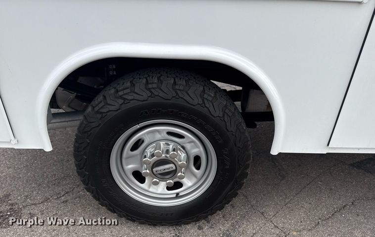 image for item DM5593 2019 Ford F250 Super Duty SuperCab utility bed pickup truck