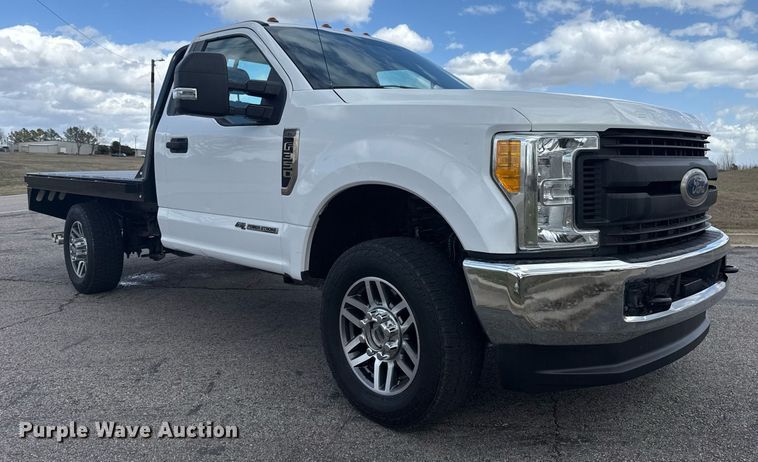 image for item DM5606 2017 Ford F350 Super Duty flatbed pickup truck