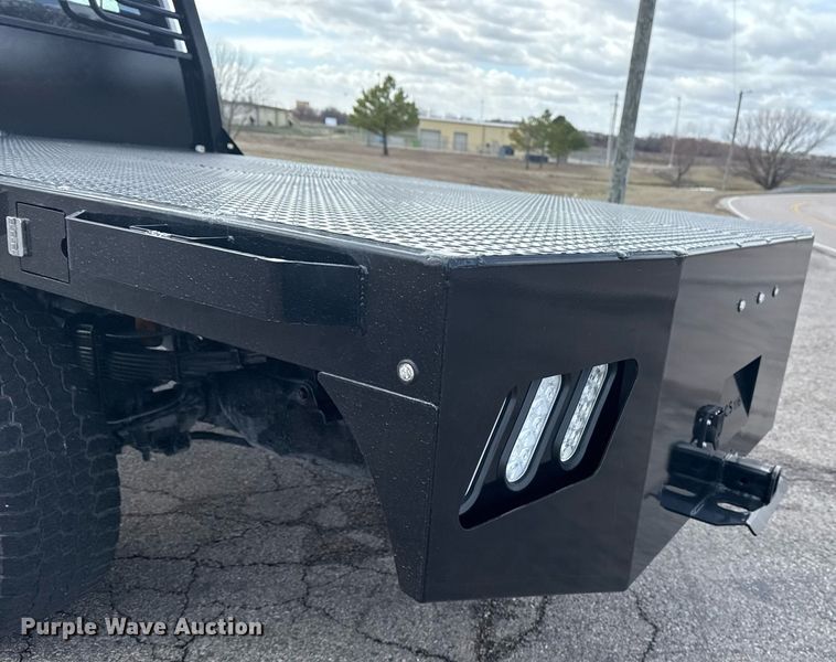 image for item DM5606 2017 Ford F350 Super Duty flatbed pickup truck