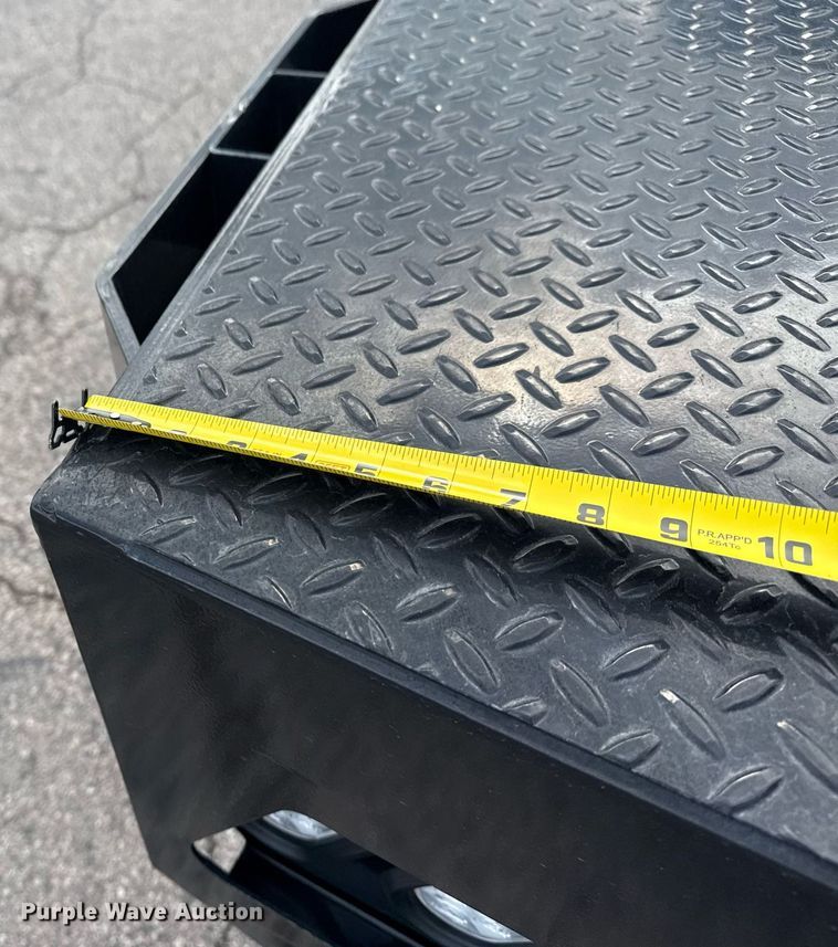 image for item DM5606 2017 Ford F350 Super Duty flatbed pickup truck