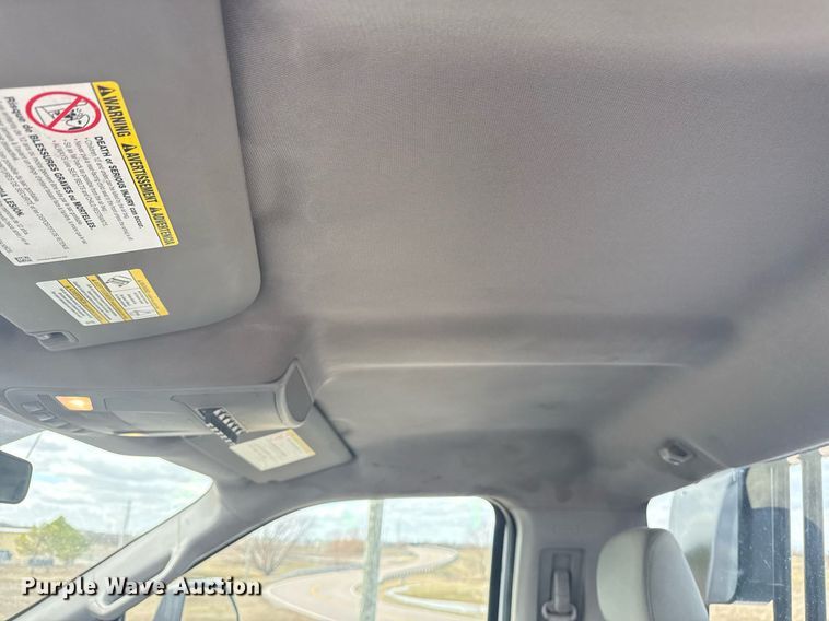 image for item DM5606 2017 Ford F350 Super Duty flatbed pickup truck