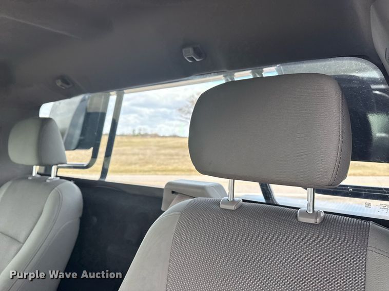 image for item DM5606 2017 Ford F350 Super Duty flatbed pickup truck