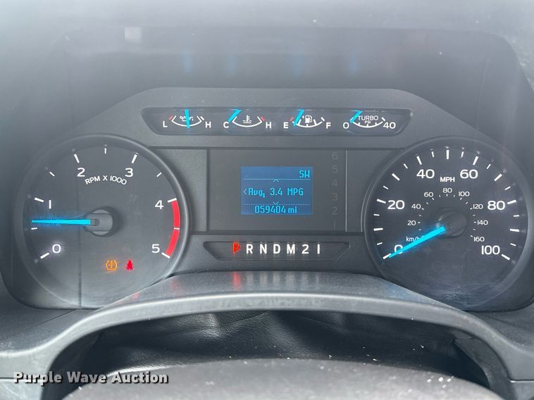 image for item DM5606 2017 Ford F350 Super Duty flatbed pickup truck