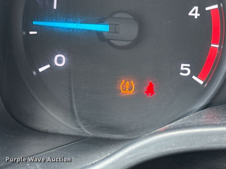 image for item DM5606 2017 Ford F350 Super Duty flatbed pickup truck