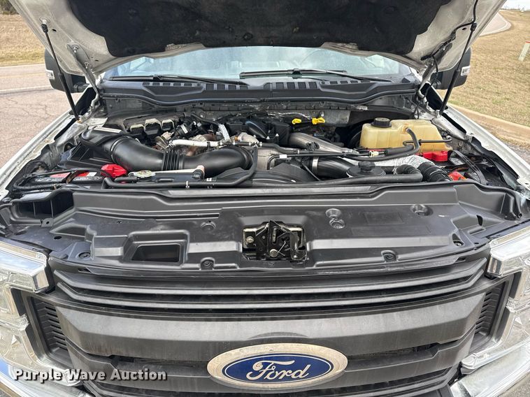 image for item DM5606 2017 Ford F350 Super Duty flatbed pickup truck