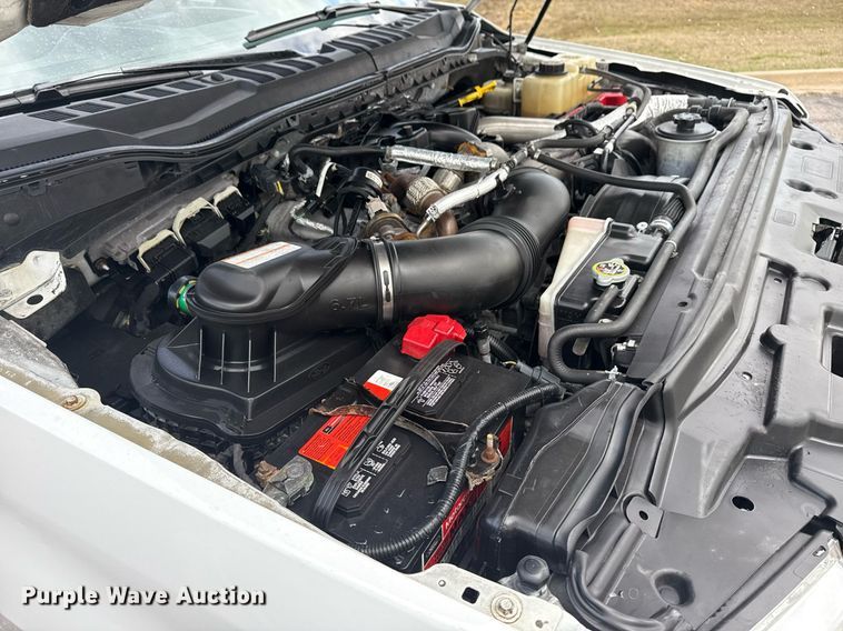 image for item DM5606 2017 Ford F350 Super Duty flatbed pickup truck