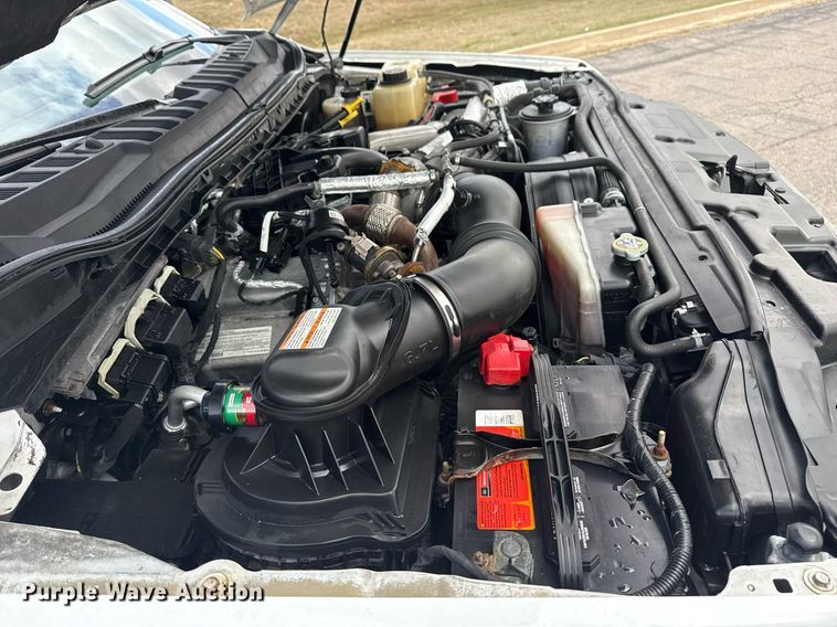 image for item DM5606 2017 Ford F350 Super Duty flatbed pickup truck