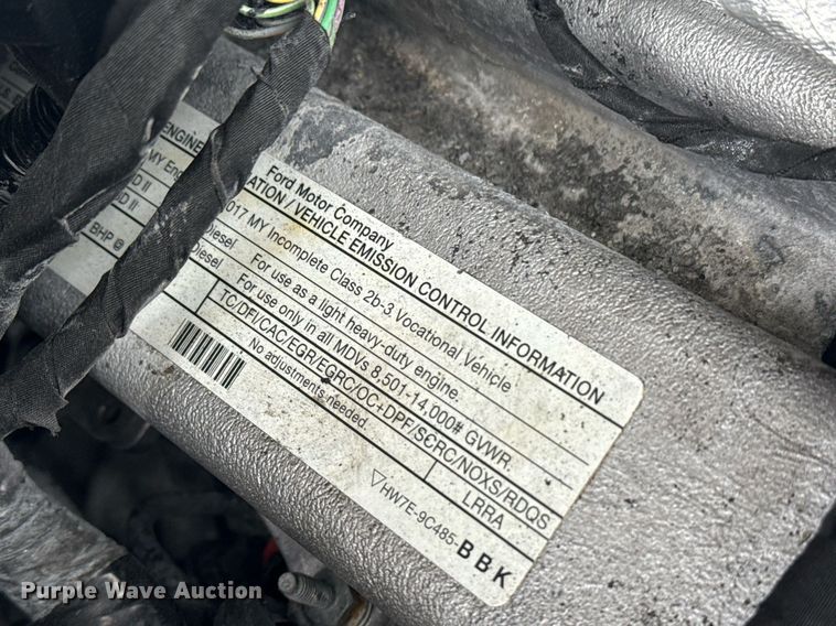 image for item DM5606 2017 Ford F350 Super Duty flatbed pickup truck