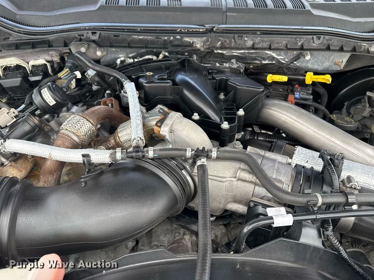 image for item DM5606 2017 Ford F350 Super Duty flatbed pickup truck