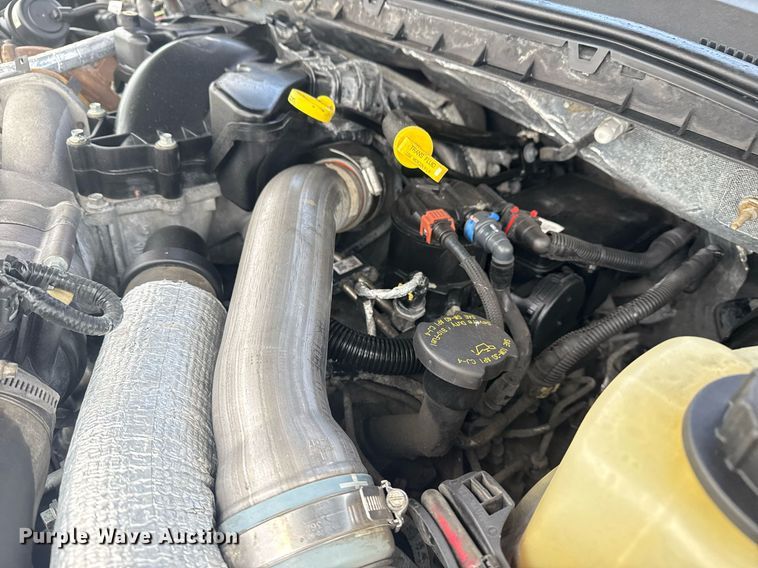 image for item DM5606 2017 Ford F350 Super Duty flatbed pickup truck