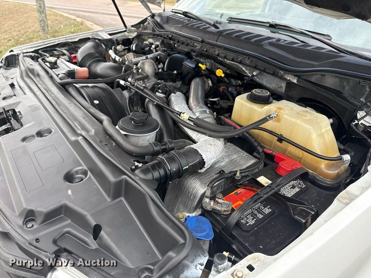 image for item DM5606 2017 Ford F350 Super Duty flatbed pickup truck