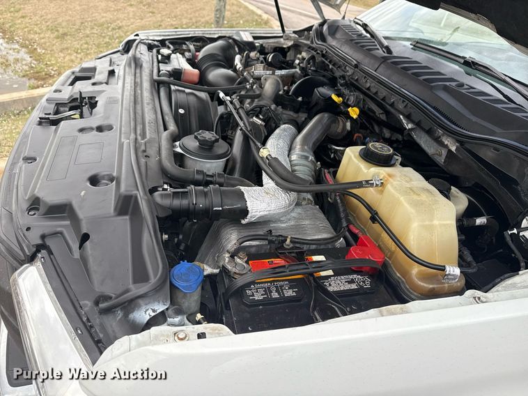 image for item DM5606 2017 Ford F350 Super Duty flatbed pickup truck