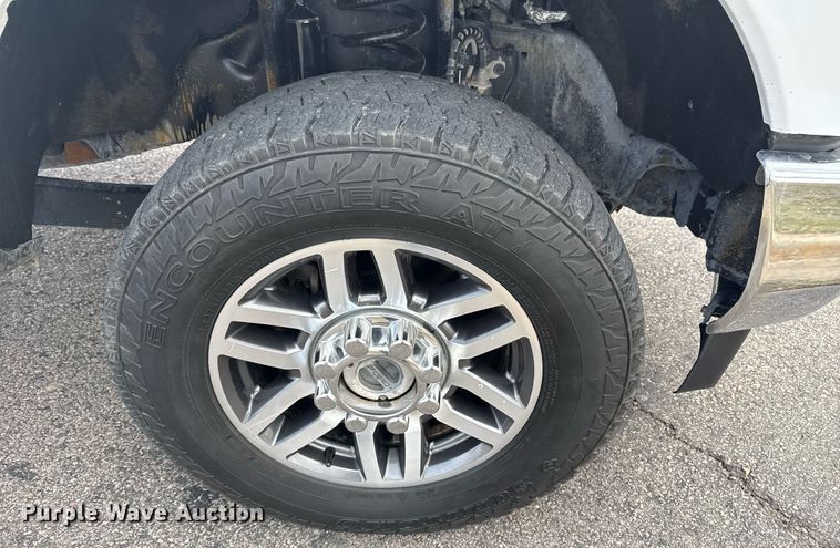 image for item DM5606 2017 Ford F350 Super Duty flatbed pickup truck