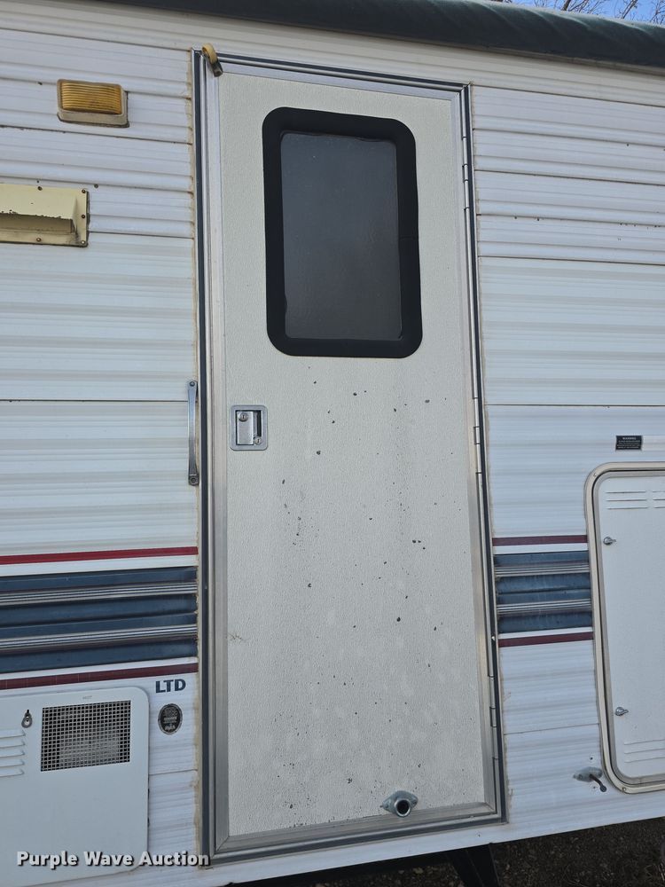 image for item DO7771 1995 Sandpiper Cobra LTD camper