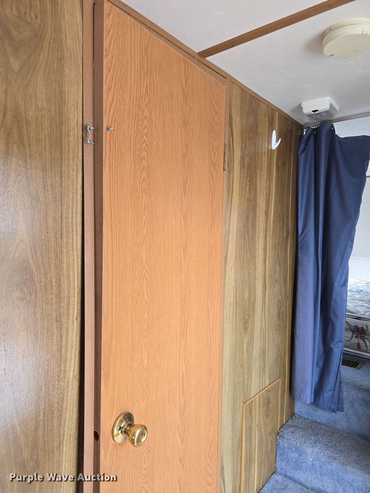 image for item DO7771 1995 Sandpiper Cobra LTD camper