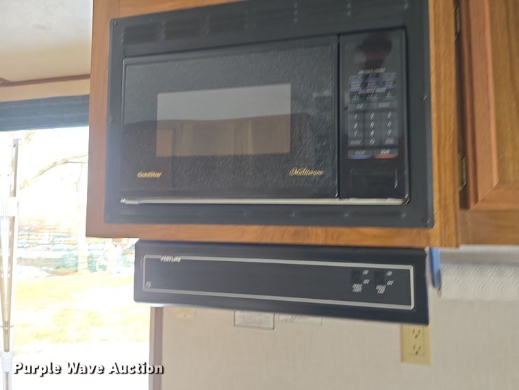 image for item DO7771 1995 Sandpiper Cobra LTD camper