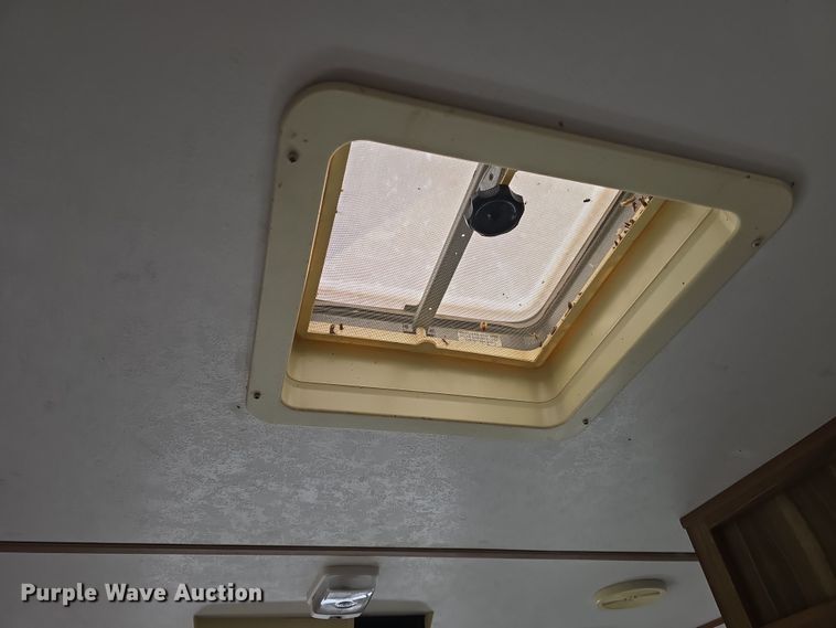 image for item DO7771 1995 Sandpiper Cobra LTD camper