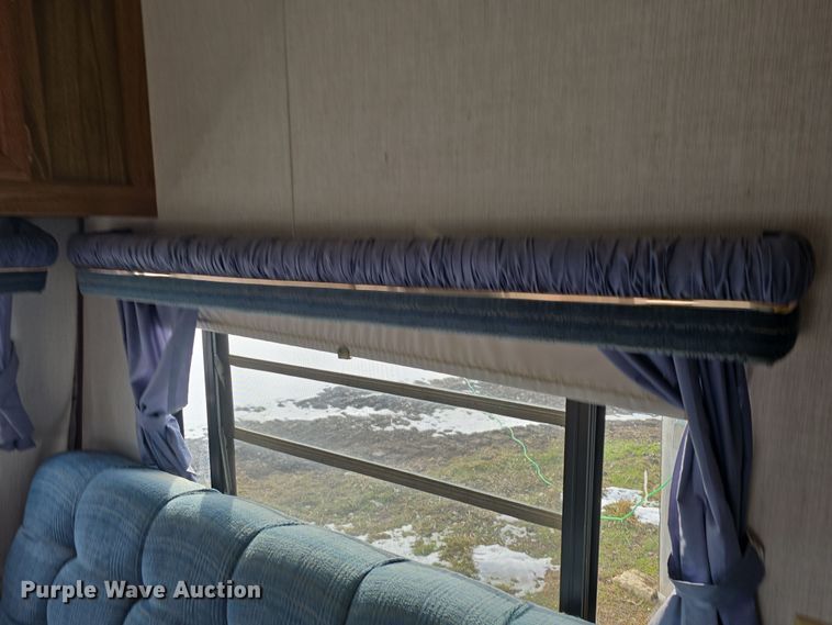 image for item DO7771 1995 Sandpiper Cobra LTD camper