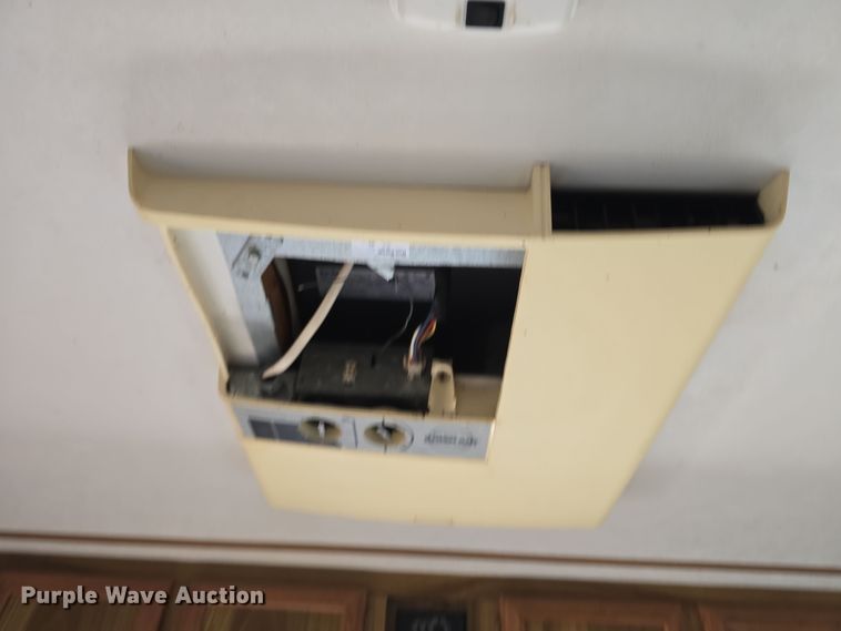 image for item DO7771 1995 Sandpiper Cobra LTD camper