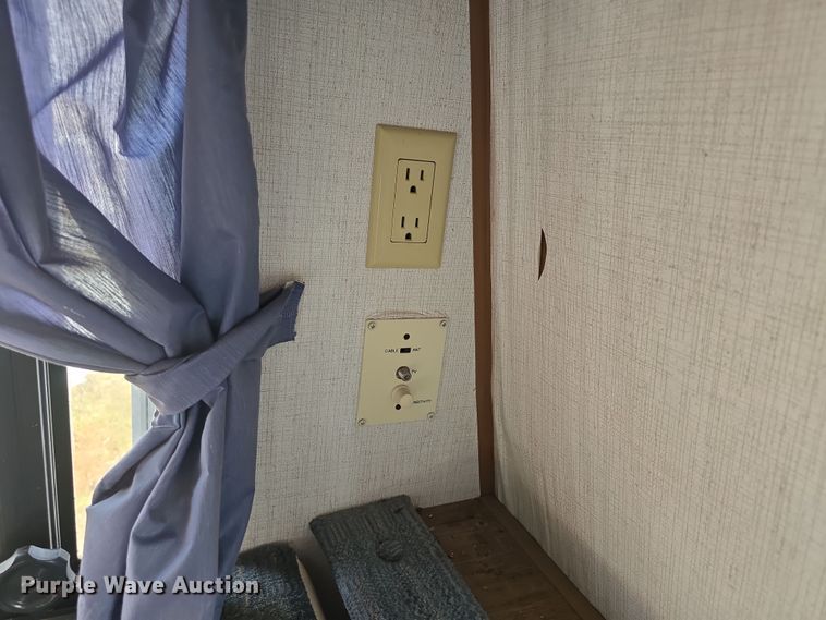 image for item DO7771 1995 Sandpiper Cobra LTD camper