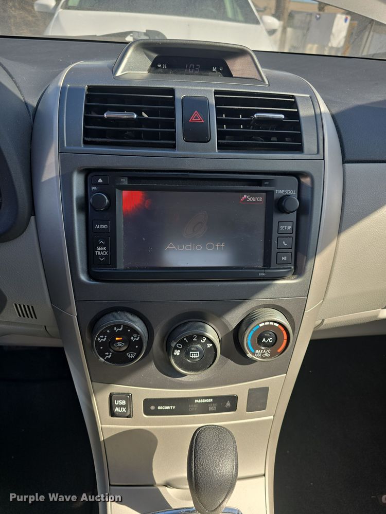 image for item DO7789 2013 Toyota Corolla LE 