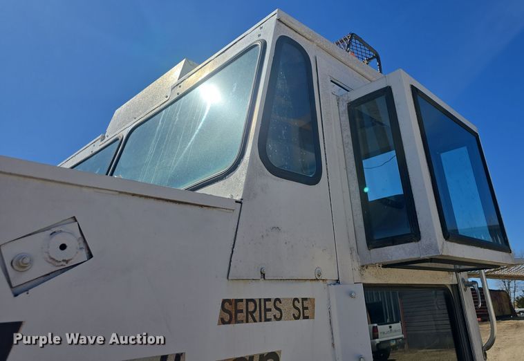 image for item DO7796 1992 Elgin Pelican Series SE street sweeper