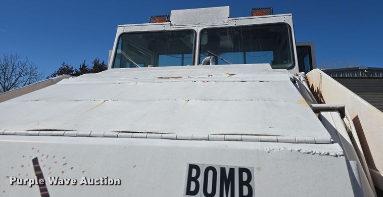 image for item DO7796 1992 Elgin Pelican Series SE street sweeper