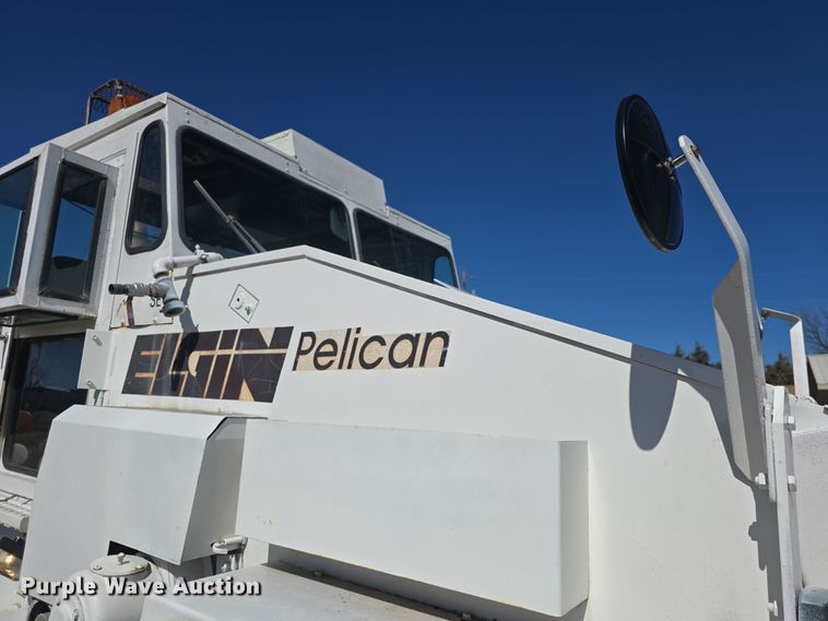 image for item DO7796 1992 Elgin Pelican Series SE street sweeper