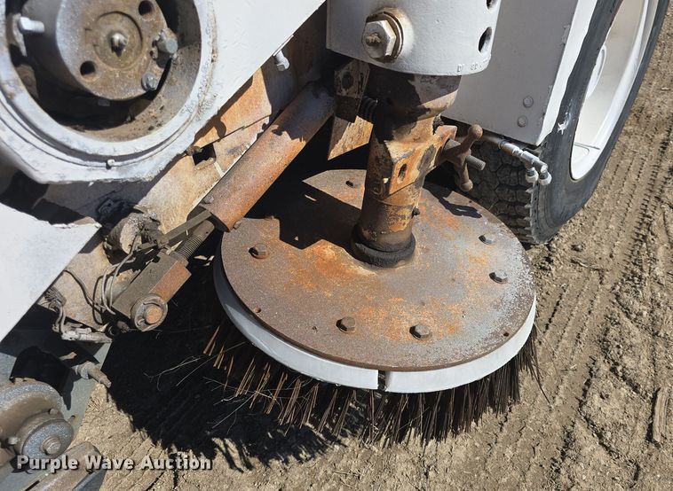 image for item DO7796 1992 Elgin Pelican Series SE street sweeper