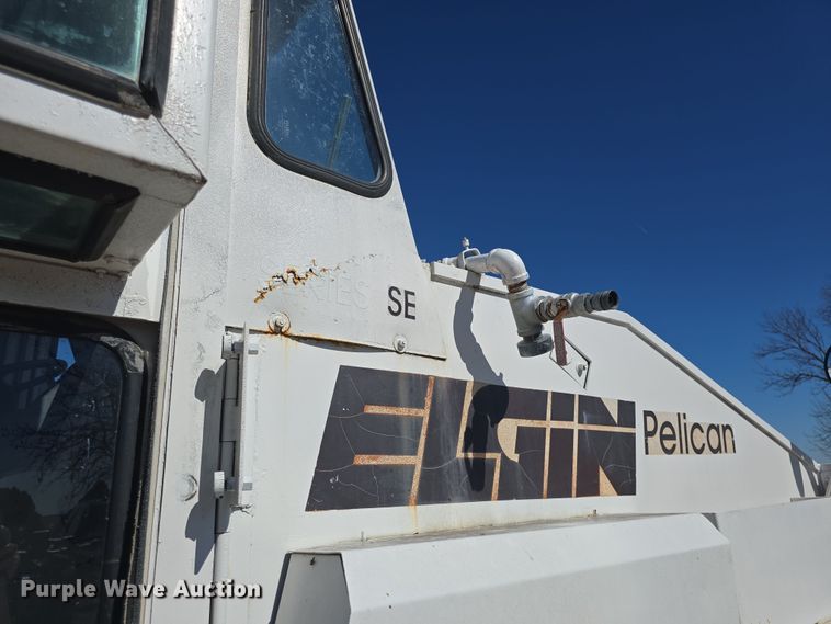 image for item DO7796 1992 Elgin Pelican Series SE street sweeper