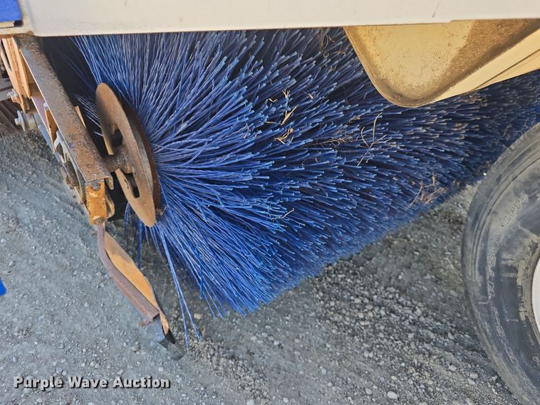 image for item DO7796 1992 Elgin Pelican Series SE street sweeper