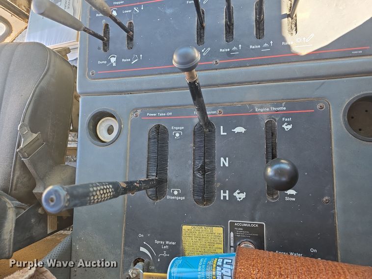 image for item DO7796 1992 Elgin Pelican Series SE street sweeper