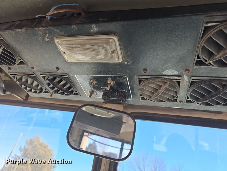 image for item DO7796 1992 Elgin Pelican Series SE street sweeper