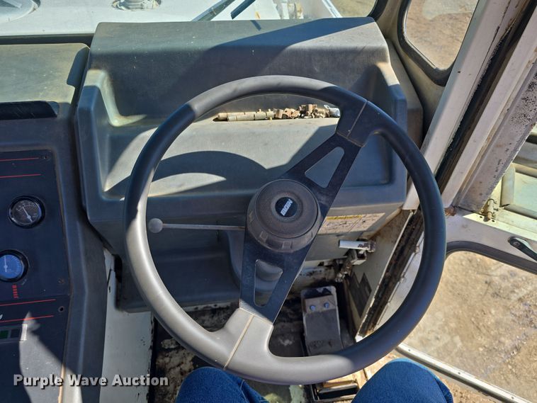 image for item DO7796 1992 Elgin Pelican Series SE street sweeper