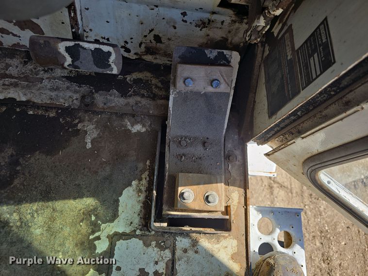 image for item DO7796 1992 Elgin Pelican Series SE street sweeper