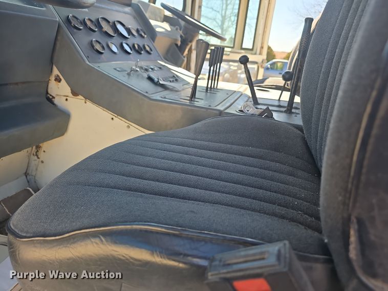 image for item DO7796 1992 Elgin Pelican Series SE street sweeper