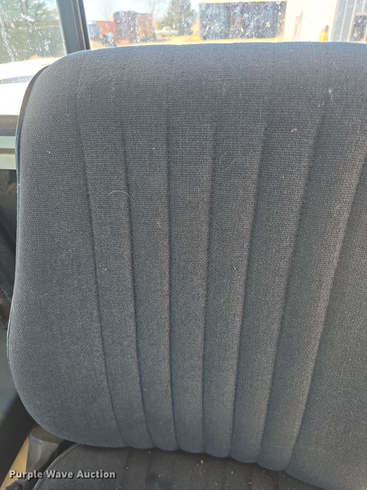 image for item DO7796 1992 Elgin Pelican Series SE street sweeper