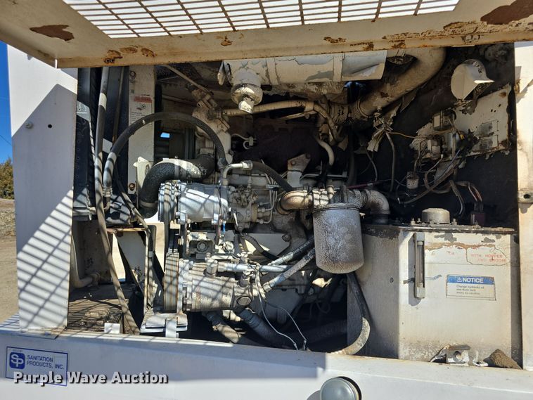 image for item DO7796 1992 Elgin Pelican Series SE street sweeper