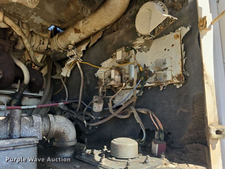 image for item DO7796 1992 Elgin Pelican Series SE street sweeper