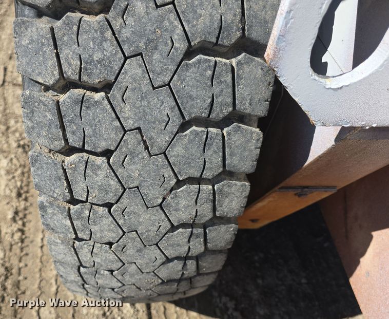 image for item DO7796 1992 Elgin Pelican Series SE street sweeper