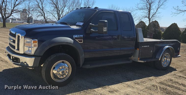 image for item DO7798 2010 Ford F550 Super Duty flatbed truck