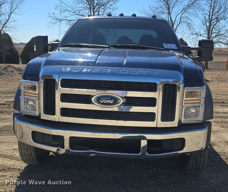 image for item DO7798 2010 Ford F550 Super Duty flatbed truck